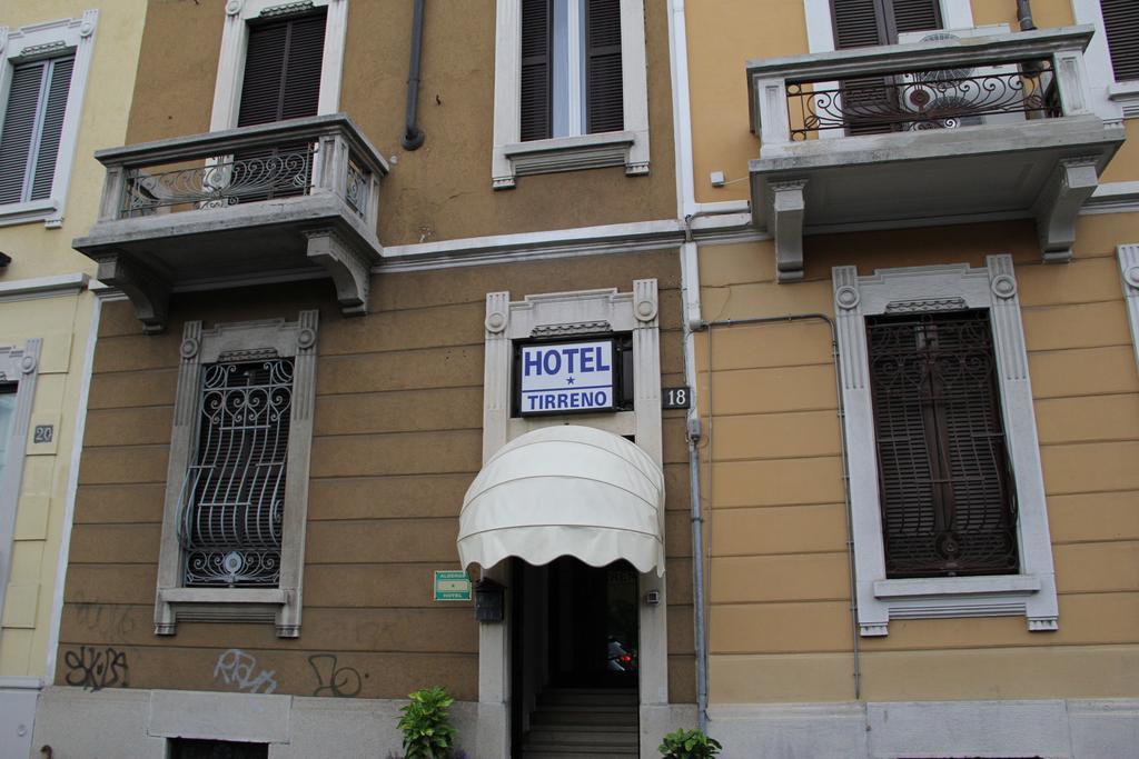 Hotel Tirreno Milão Exterior foto